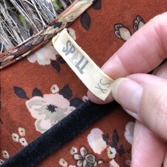 Spell & the Gypsy gown - Picture 3 of 7